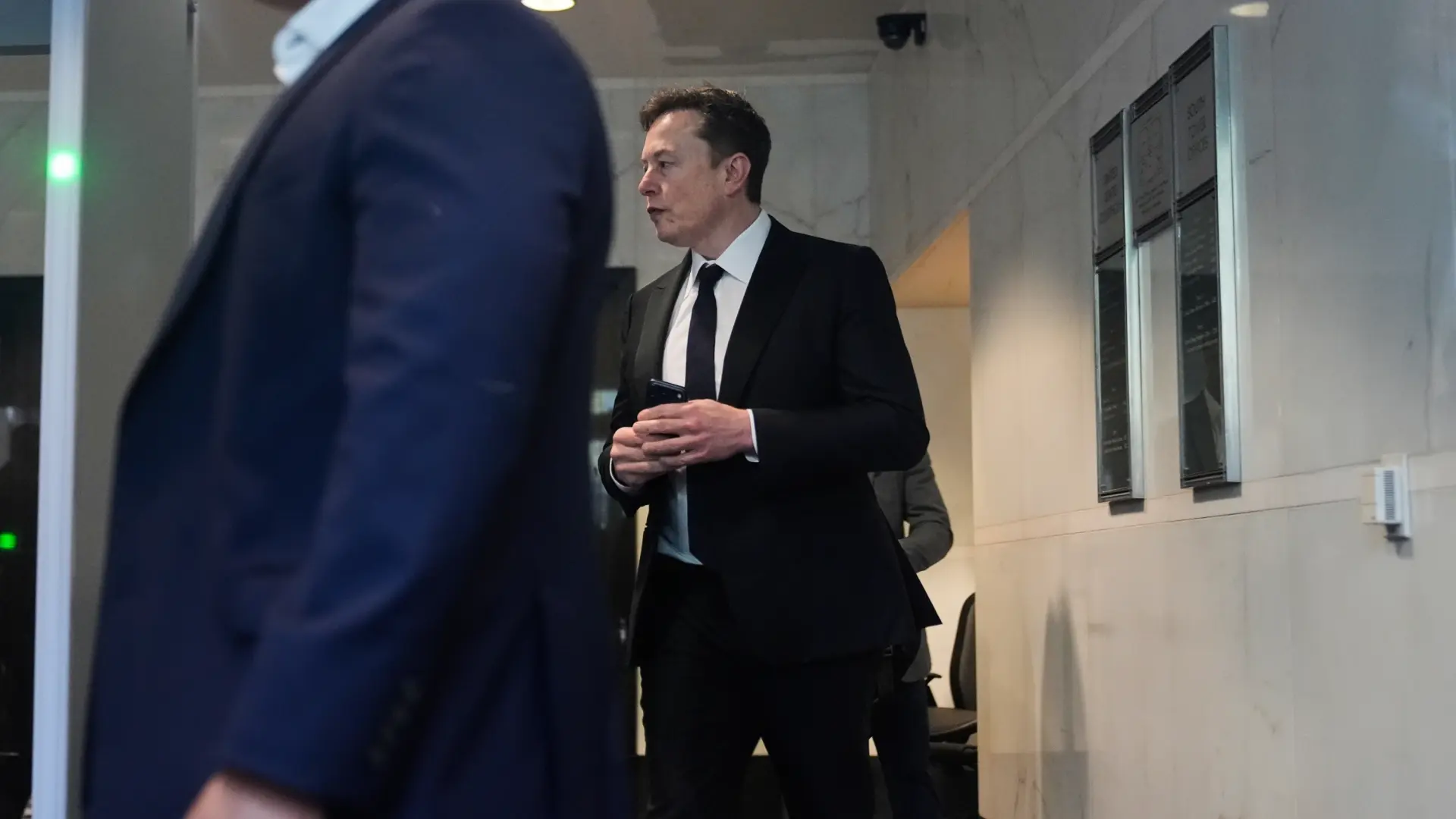 El presidente de Open IA recuerda en el juicio la furia de Elon Musk en una reunión: «Algo se transformó en él, estaba alterado»