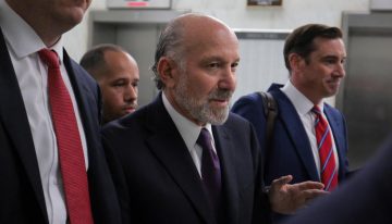 Demócratas exigen renuncia del secretario de Comercio de EU por presunto encubrimiento en caso Epstein