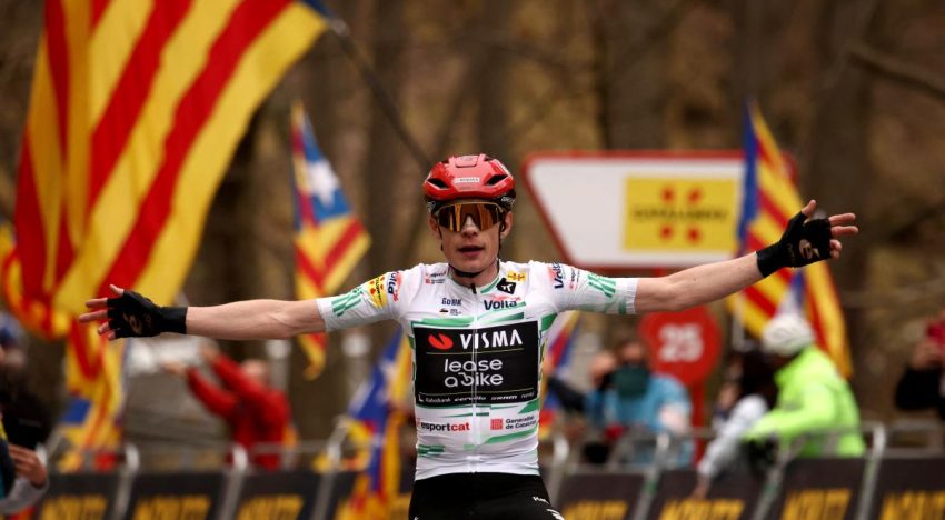 Jonas Vingegaard va por debut y gloria en Giro de Italia