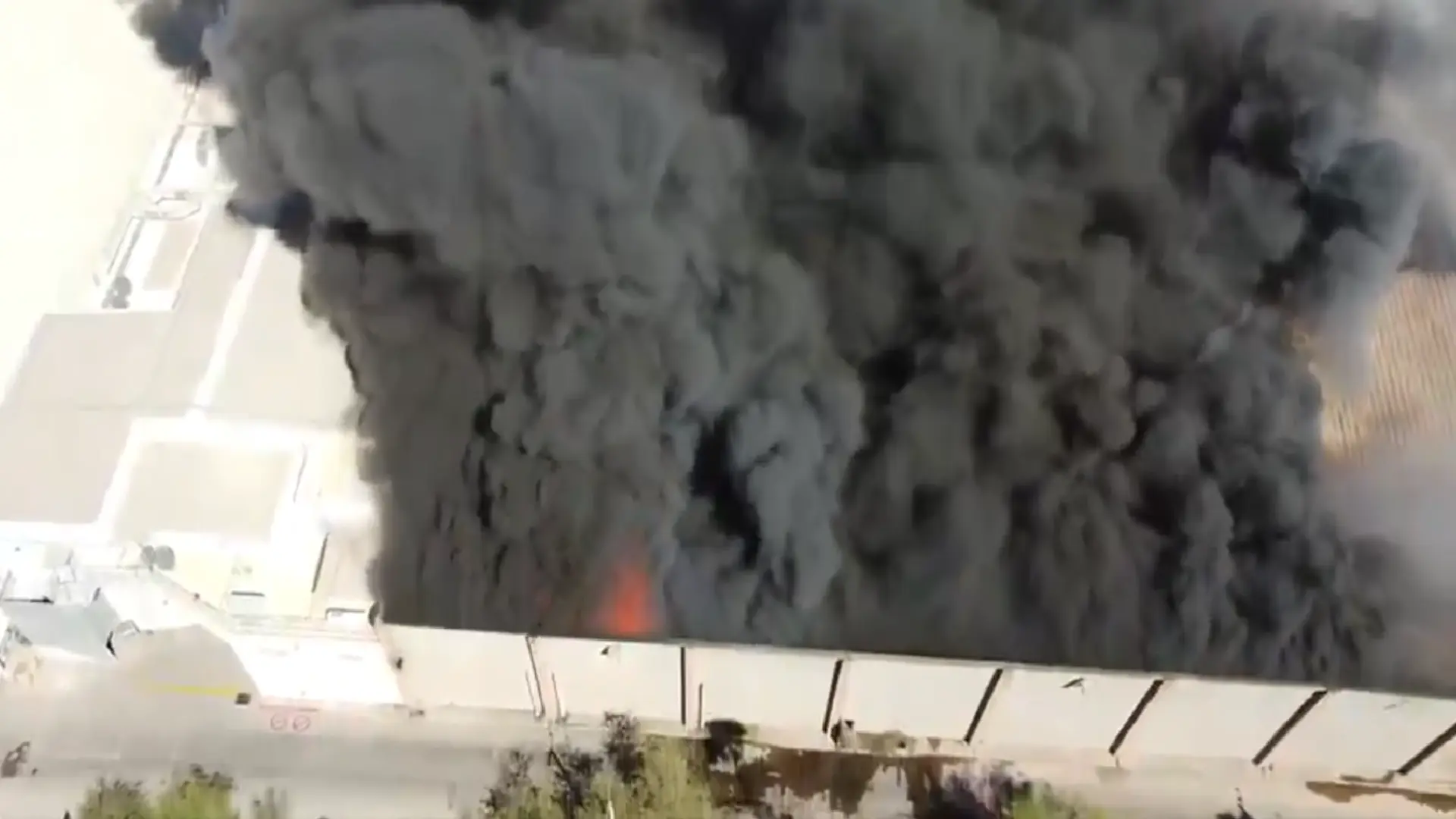 Al menos cinco muertos y 46 heridos al incendiarse un centro comercial en el noroeste de México