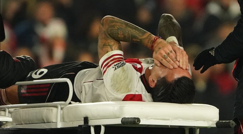 Las polémicas de River vs Rosario Central: un choque sacó de la cancha a Driussi y Montiel falló un penal que Ramírez vio en el VAR