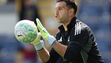 Burnley vs Aston Villa con Dibu Martínez, EN VIVO, por la Premier League: minuto a minuto, en directo
