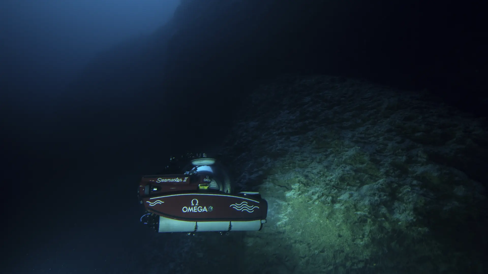 Buceadores experimentados, una inmersión difícil… Dudas y certezas sobre la muerte de cinco turistas en una cueva en Maldivas