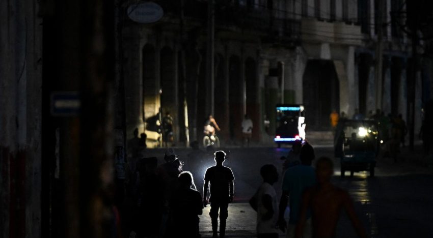 Cuba reconecta la totalidad de su red eléctrica tras apagón masivo