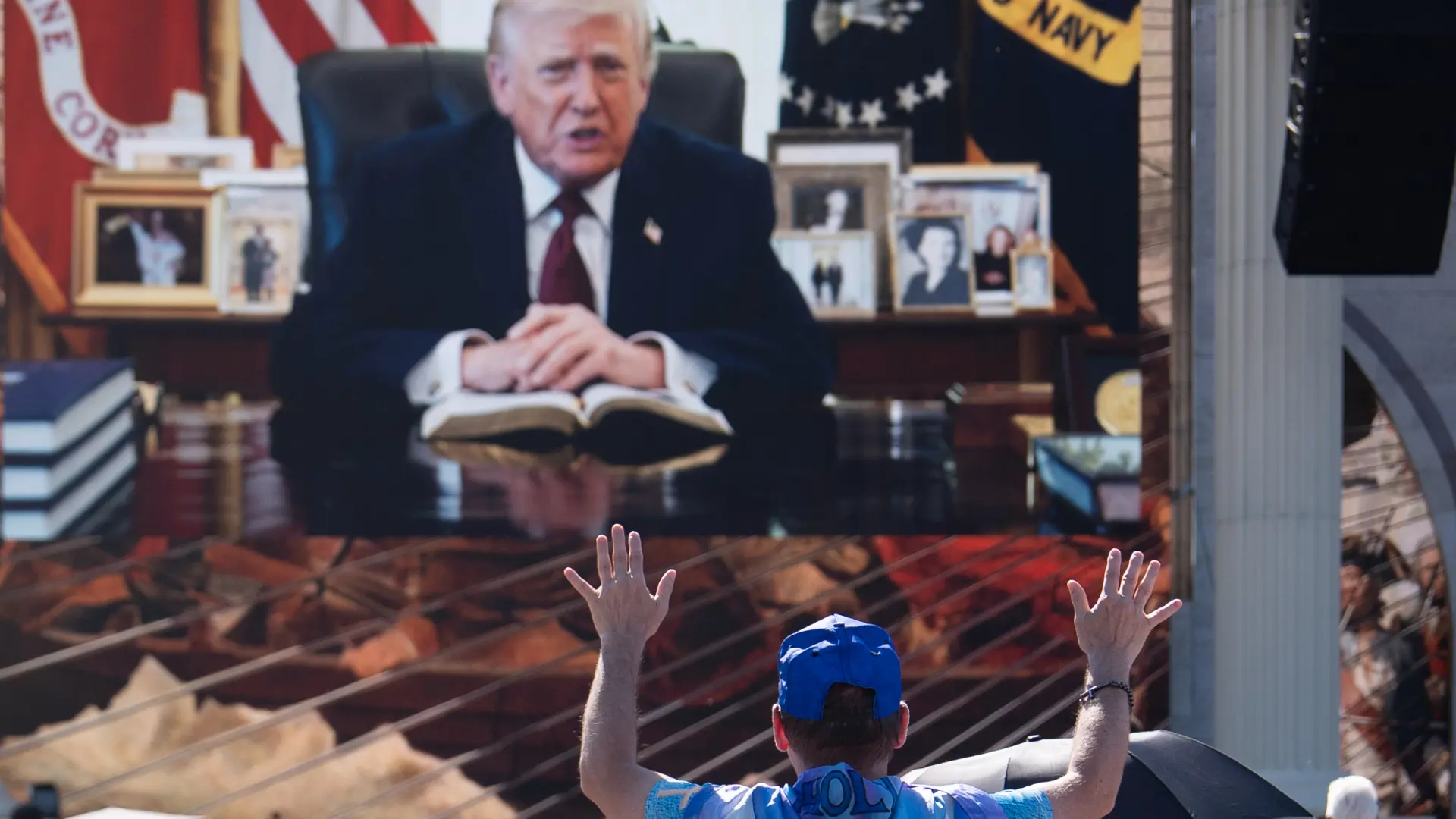 El festival de oración de Washington proyecta un video de Trump recitando un pasaje bíblico sobre Israel