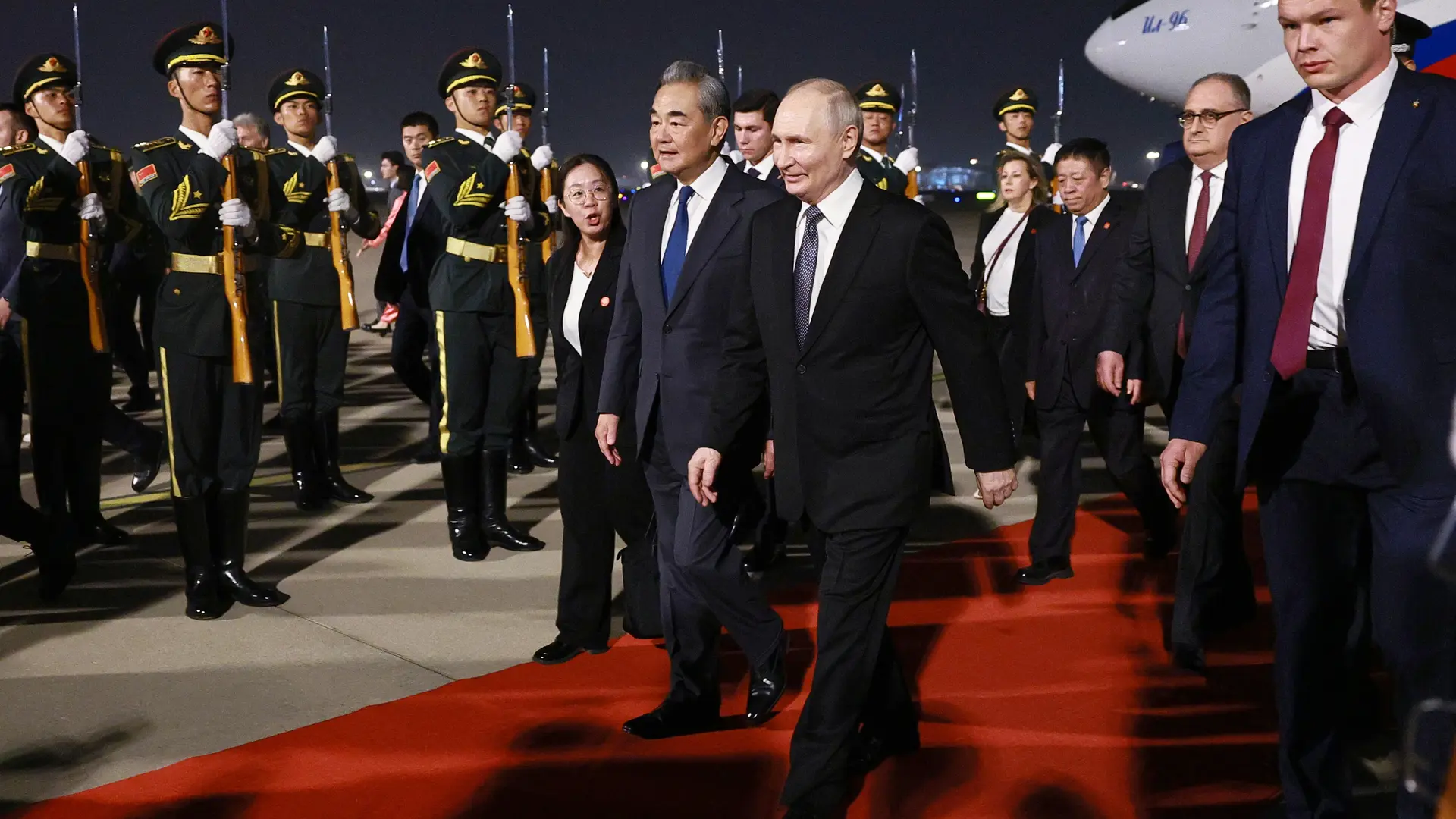 Vladimir Putin elogia a su «buen amigo» Xi Jinping antes de reunirse con él en Pekín