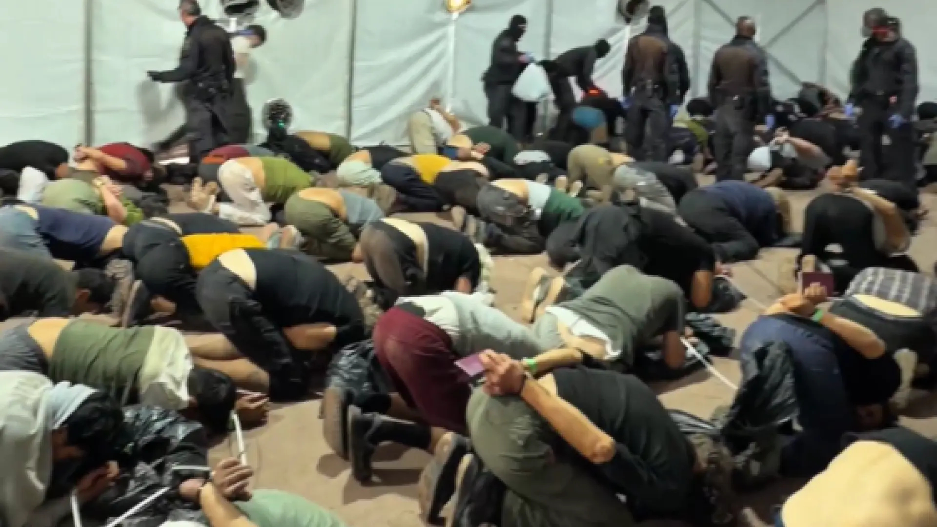 El ministro de Seguridad de Israel publica un vídeo humillando a los activistas de la flotilla: «Así recibimos a los que avalan el terrorismo»