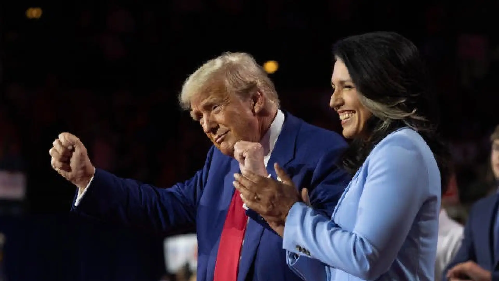 Dimite Tulsi Gabbard, jefa de Inteligencia de Trump y una de las voces más críticas en la Guerra de Irán