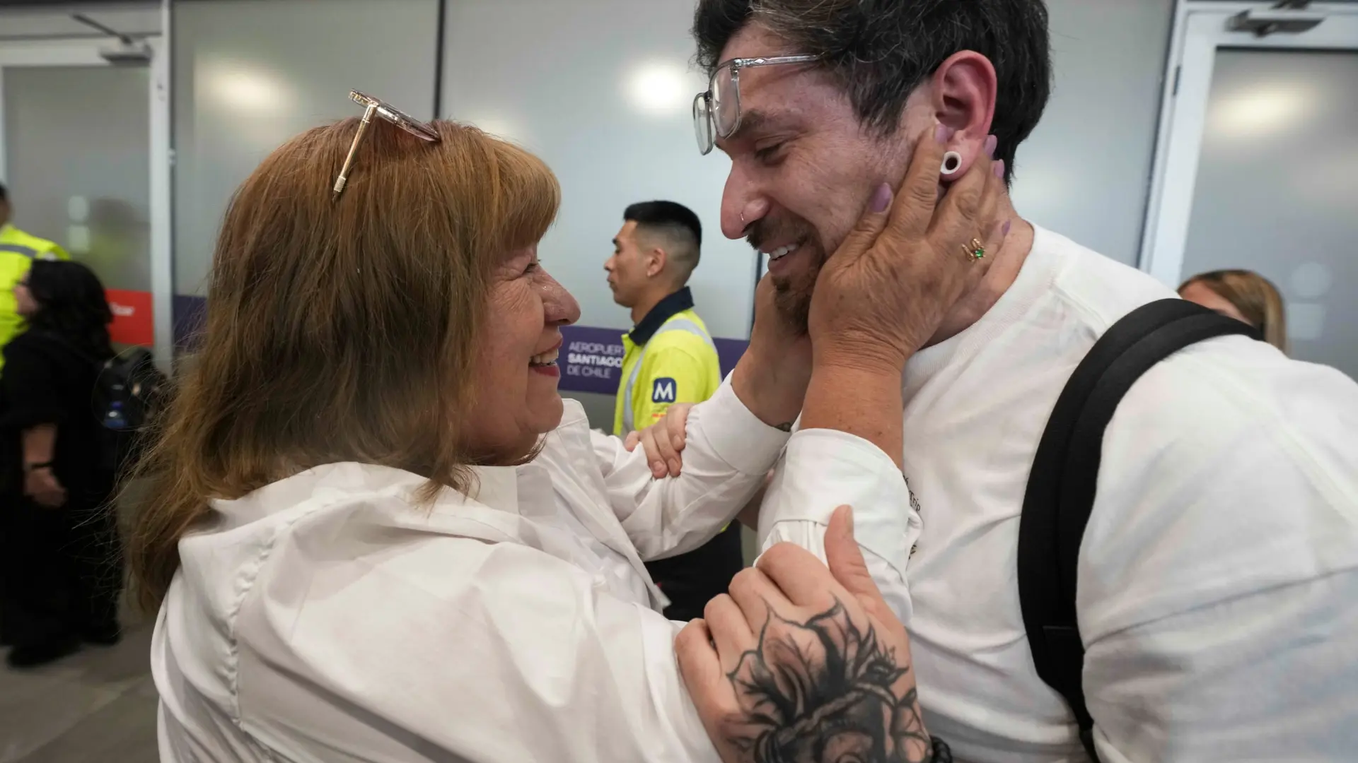 Una madre se reencuentra con su hijo tras más de 35 años: fue robado cuando era un bebé durante la dictadura de Pinochet