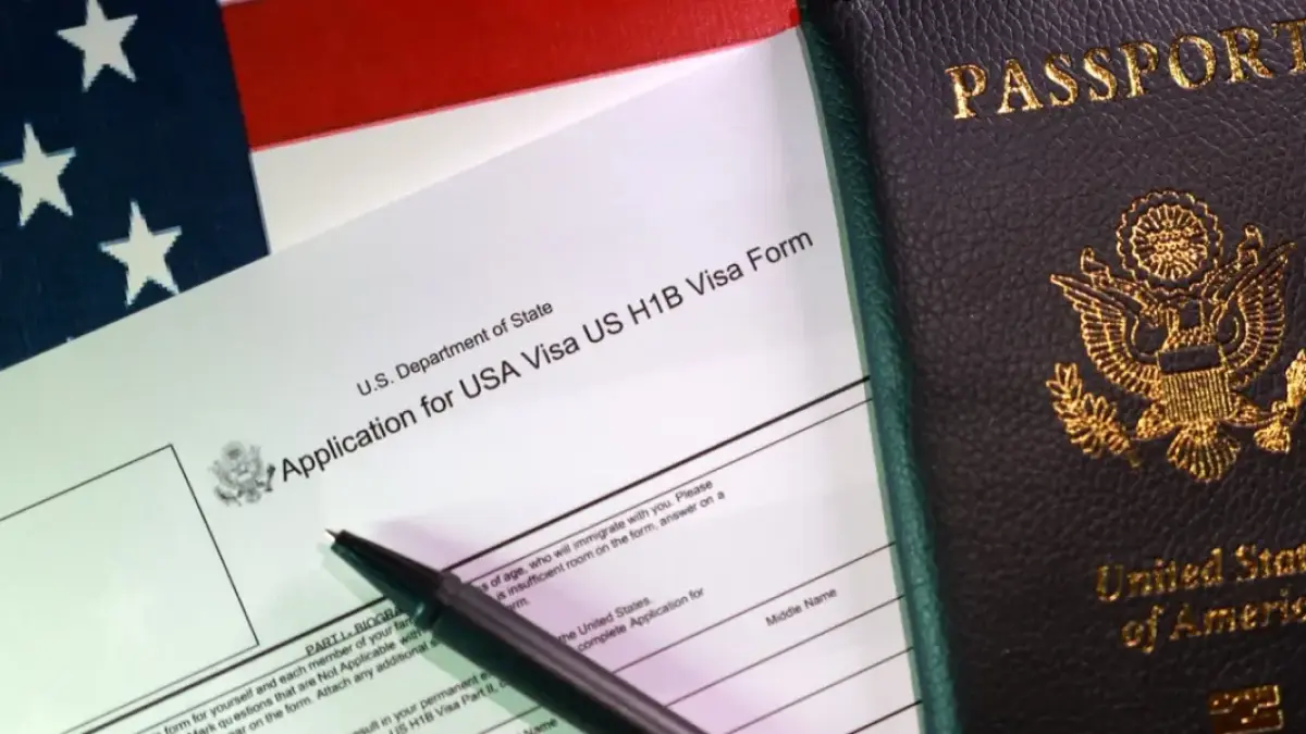 Gobierno de Donald Trump da marcha atrás en nueva norma para solicitudes de «green card»