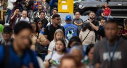 Venezolanos recurren hasta a cuatro empleos para poder costear la canasta básica de 500 dólares