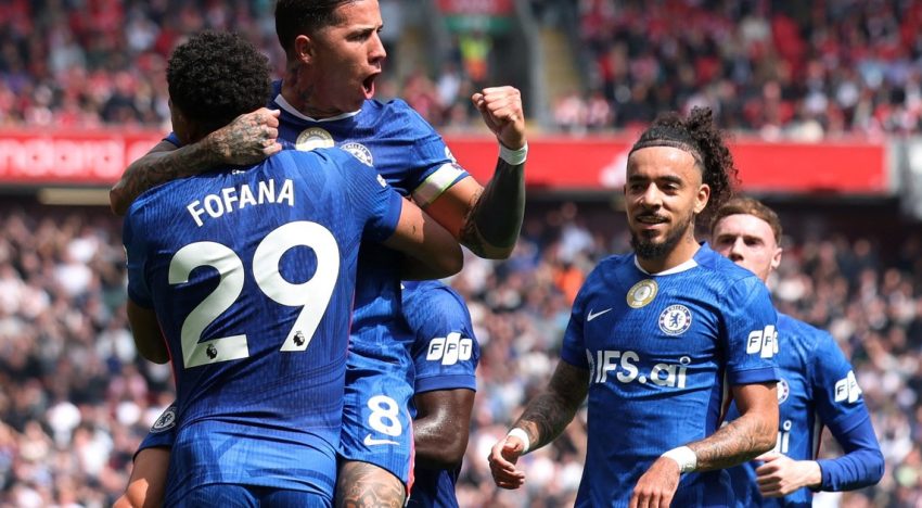 Enzo Fernández le dio el empate a Chelsea en la visita al Liverpool de Alexis Mac Allister