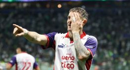El inoxidable Pablo Vegetti le sacó a Palmeiras un impactante invicto en la Copa Libertadores: gol y festejo a lo «pirata» para Cerro Porteño