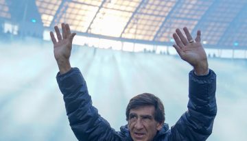 Gustavo Costas se despidió de los hinchas de Racing sin mencionar a la dirigencia