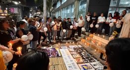 Entre velas y dolor: familiares de presos políticos homenajearon a Víctor Hugo Quero frente a El Helicoide (FOTOS)