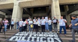 VIDEO: familiares de presos políticos protestaron ante la Defensoría para denunciar maltratos a los reclusos