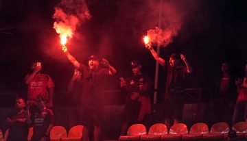 Graves incidentes en Colombia: la barra del DIM generó disturbios y se detuvo el partido por la Libertadores ante Flamengo