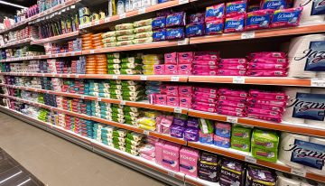 El venezolano compra alimentos hasta cuatro veces por semana, según Ansa