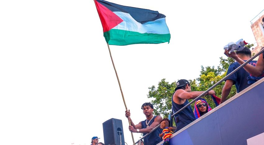 Lamine Yamal celebró el título del Barcelona con la bandera de Palestina y desató una polémica en España