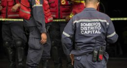Bomberos de Caracas extinguieron fuerte incendio en un apartamento de Palo Verde