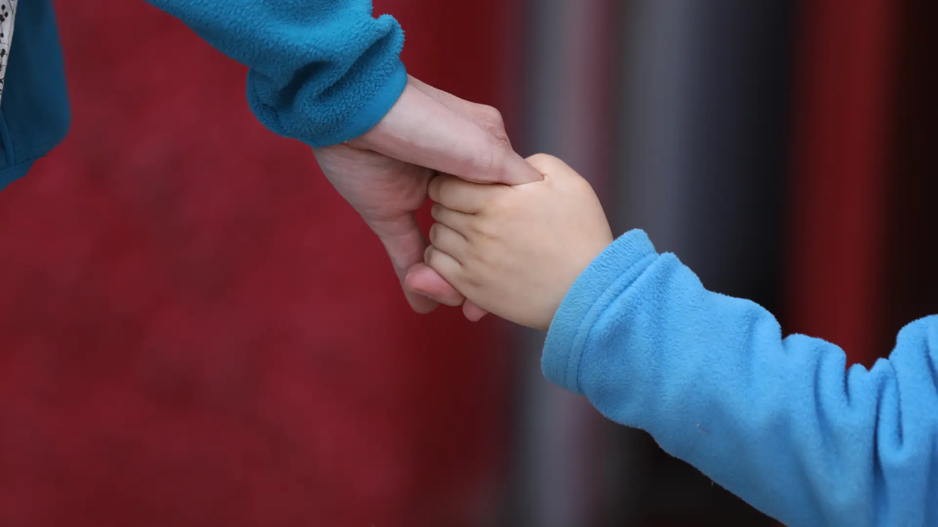Violaciones, comer hasta vomitar… Francia investiga a un centenar de guarderías y colegios por violencia y abusos a menores