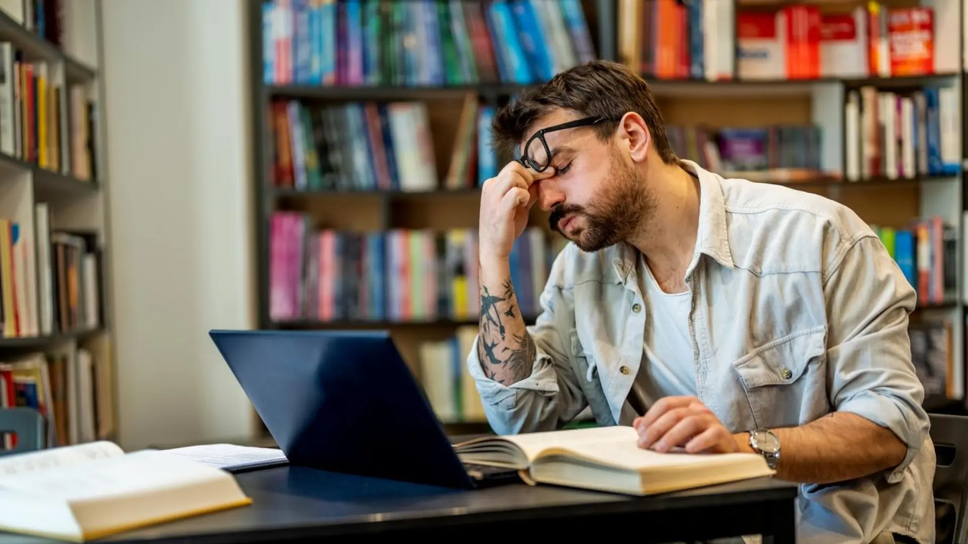 La andropausia, el factor silencioso detrás del cansancio, la pérdida de concentración y el bajo rendimiento laboral en hombres mayores de 40