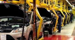 Solo tres millones de vehículos logran mantenerse operativos en el país, según Favenpa