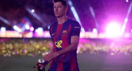 Robert Lewandowski anunció su salida del Barcelona y se abre una puerta para el fichaje de Julián Álvarez