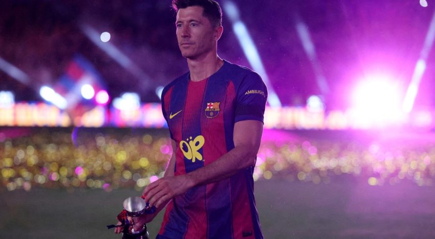 Robert Lewandowski anunció su salida del Barcelona y se abre una puerta para el fichaje de Julián Álvarez