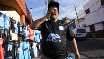 De botellas de vino gratis al tatuaje del Ruso Zielinski: las locas promesas de los hinchas de Belgrano si el Pirata es campeón del Apertura