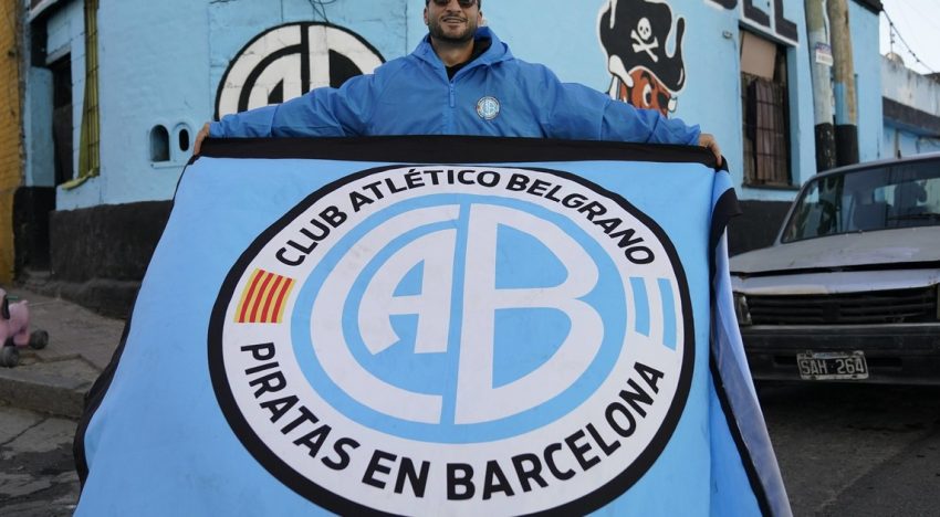 La historia viral de los nueve hinchas de Belgrano que llegaron desde Barcelona para ver la final con River