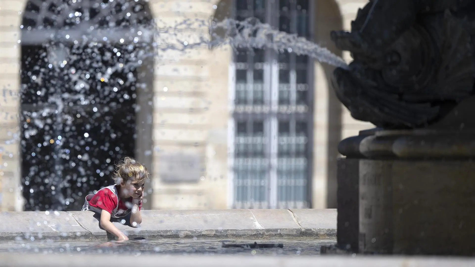 Francia registra 7 fallecidos en plena ola de calor y activa alertas por canícula