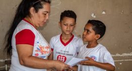 Denuncian que maestros de zonas pobres no reciben el bono prometido por Delcy Rodríguez