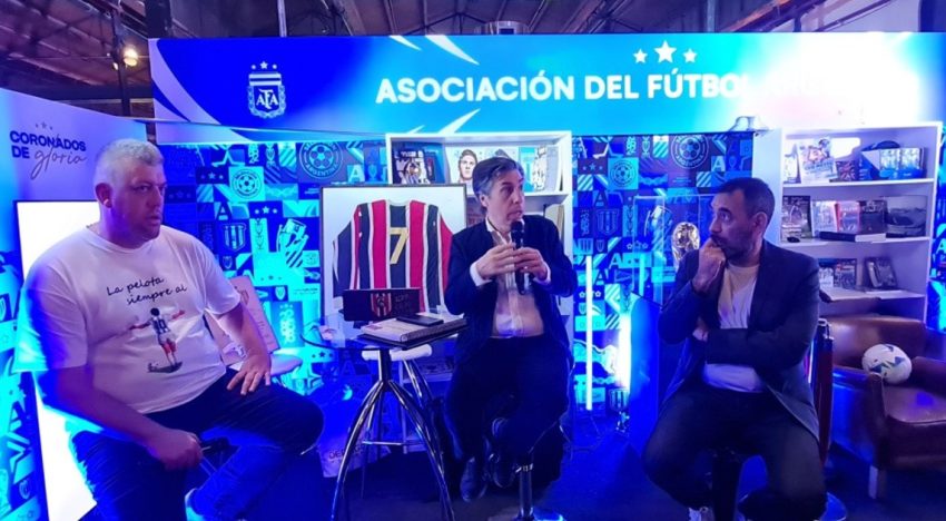 Chacarita celebró sus 120 años con una charla llena de pasión en la Feria del Libro