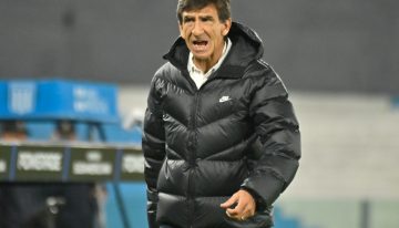 Gustavo Costas reapareció tras su despido de Racing y aclaró si quiere «jugar» en la política del club: «Mi futuro cercano…»