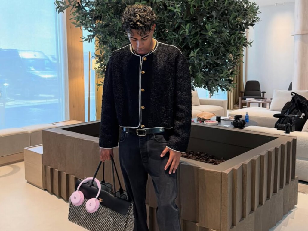 Lamine Yamal revienta el secreto de Apple: así son los nuevos auriculares Beats y pintan muy bien 