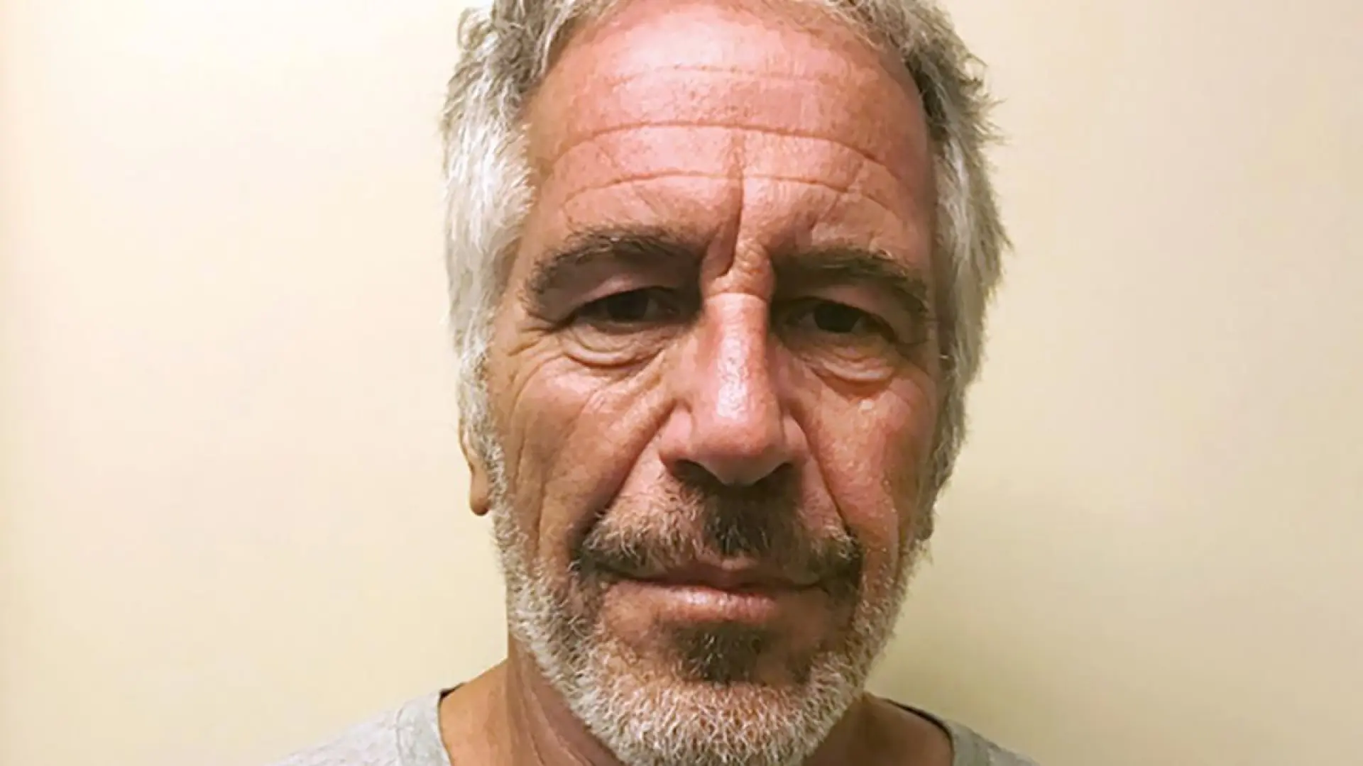 Una asistente de Jeffrey Epstein asegura que el pederasta pagó para obtener un «trato especial» en la cárcel