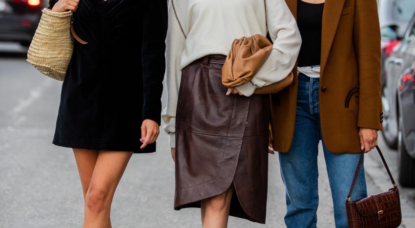Ya tengo mi cesta de rebajas de Zara: 2 conjuntos con blusa y pantalón, un vestido midi, unos vaqueros estampados y las sandalias que no puedo dejar escapar este verano