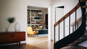 Así es la casa (de estilo racionalista) en Barcelona de la decoradora Cósima Güell