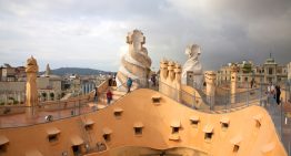 «Las casas de Gaudí, un escenario de ópera con estructura proustiana», por Luis Alemany
