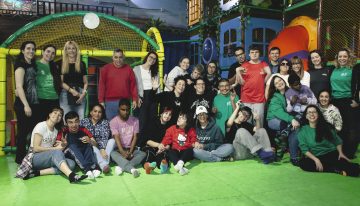 ¿Qué es la sordoceguera? Un día con la Asociación Apascide y sus voluntarios para entender hasta dónde puede llegar la incomunicación de las personas sordociegas