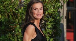 El armario de verano de la reina Letizia incluye 7 prendas infalibles: de las alpargatas con cuña al vestido ibicenco