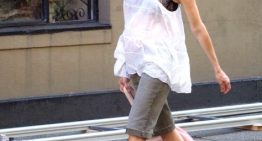 Qué es el ‘Main Character Walk’, la tendencia viral que utiliza un simple paseo en una táctica para mejorar el estado de ánimo (y convertirte en protagonista de tu propia vida)