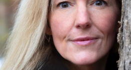Entrevistamos, durante su visita a Madrid, a Kathryn Stockett, autora de 'El club de las indomables' (la novela que meterás en tu bolsa de piscina)