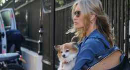 La falda que llevaba Kate Moss en los 90 (y que sigue en su armario 30 años después) es tendencia este verano