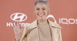 María José Salgado, farmacéutica: «Si abusas del champú violeta en verano, tus canas pueden acabar más secas y con reflejos lilas, mi recomendación, utilizarlos una o dos veces por semana»