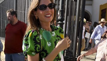 Lourdes Montes tiene el vestido de invitada más elegante y con la espalda más bonita que vas a ver hoy