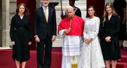 La cálida bienvenida al  Papa León XIV en el Palacio Real de Madrid  con los Reyes, la princesa Leonor y la Infanta Sofía