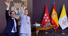 Isabel Díaz Ayuso recurre a su firma sevillana de confianza para recibir al Papa en el Ayuntamiento de Madrid antes de la misa celebrada en Cibeles