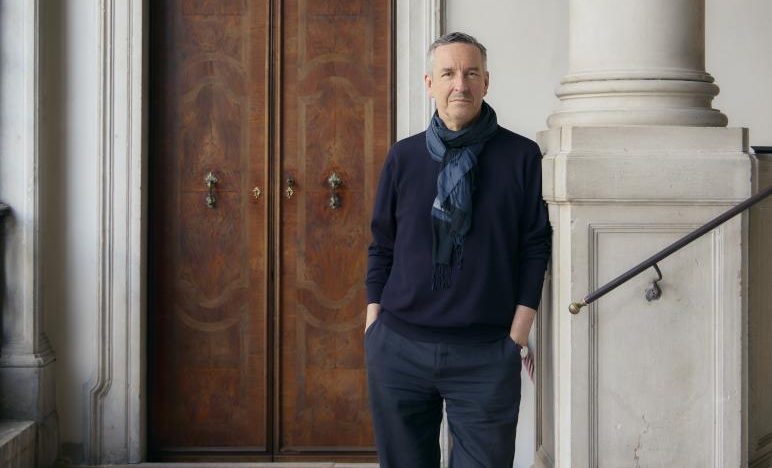 El diseñador Dries Van Noten inaugura su fundación en Venecia: «Lo puramente bonito es aburrido, la belleza debe incomodar»
